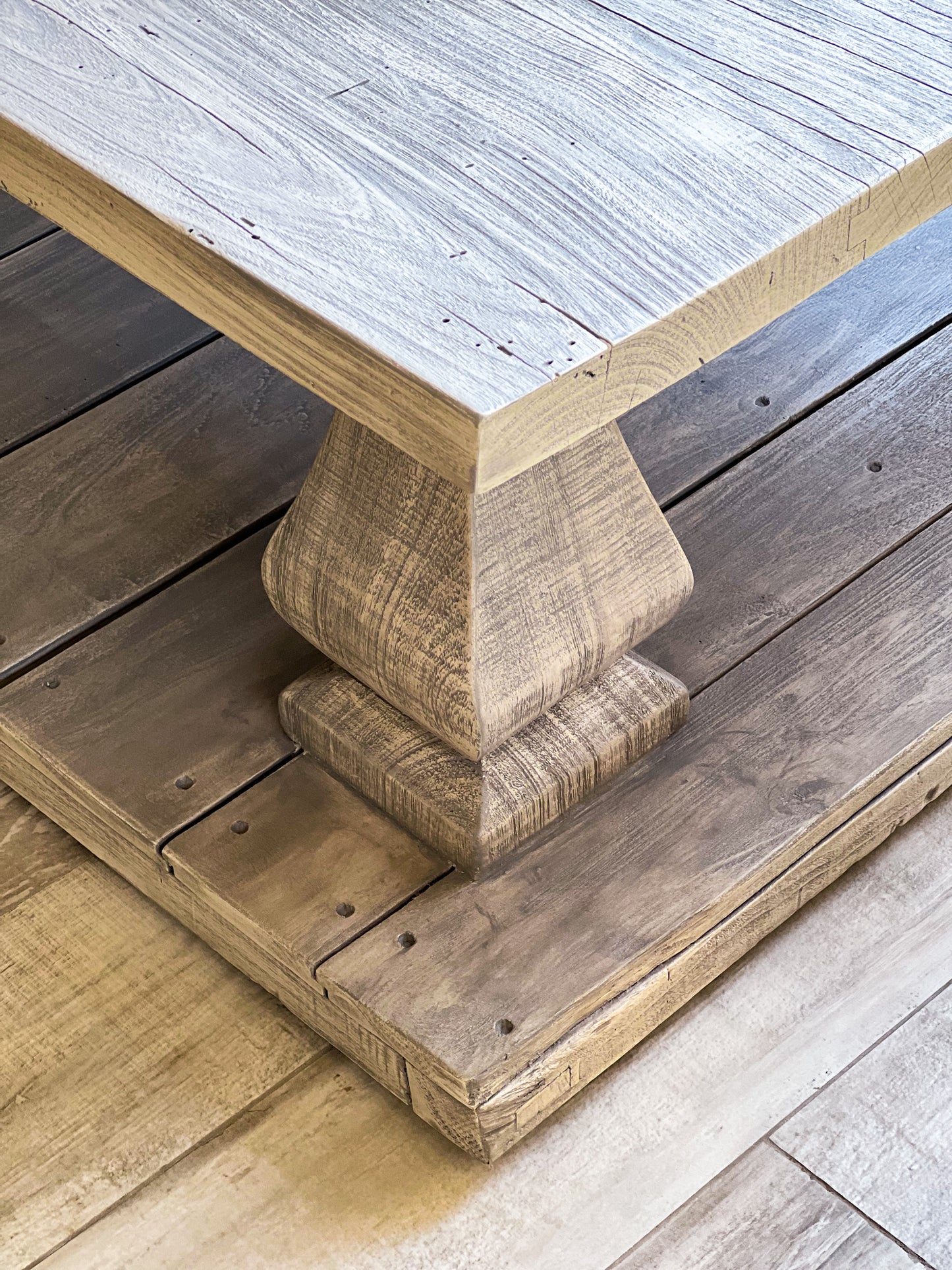 Alfil Coffee Table